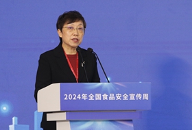 海關(guān)總署黨委委員、政治部主任呂偉紅_副本.jpg